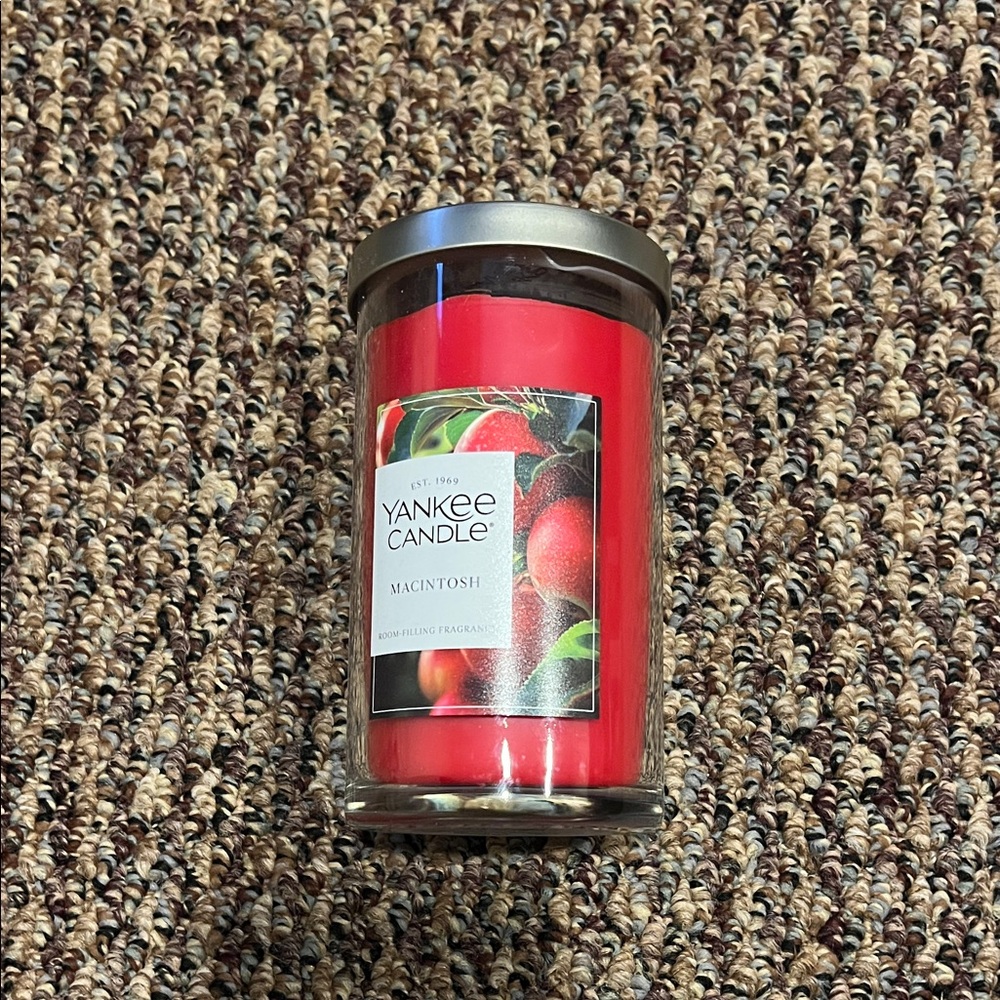 Yankee Candle Macintosh Red Jar Candle
